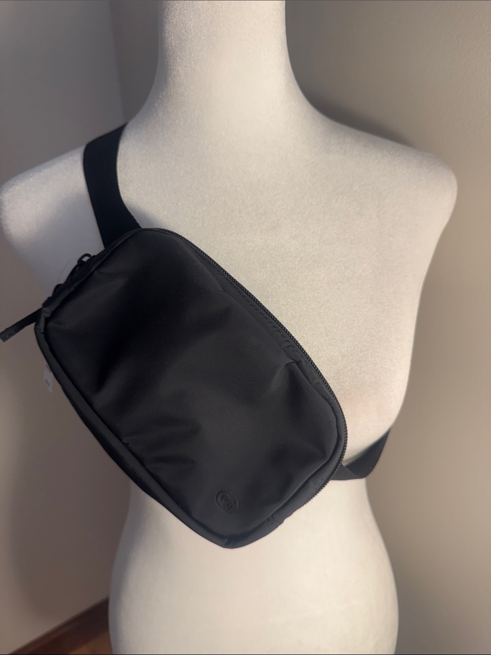 Women's Black Crossbody Sling Bag/ Fanny pack- Minimal Everyday Carry GAP NWT